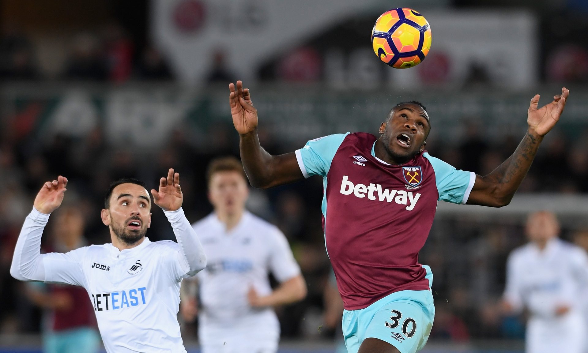 李帥傷情不樂觀將離開國足！人手充足暫時不會補充！.